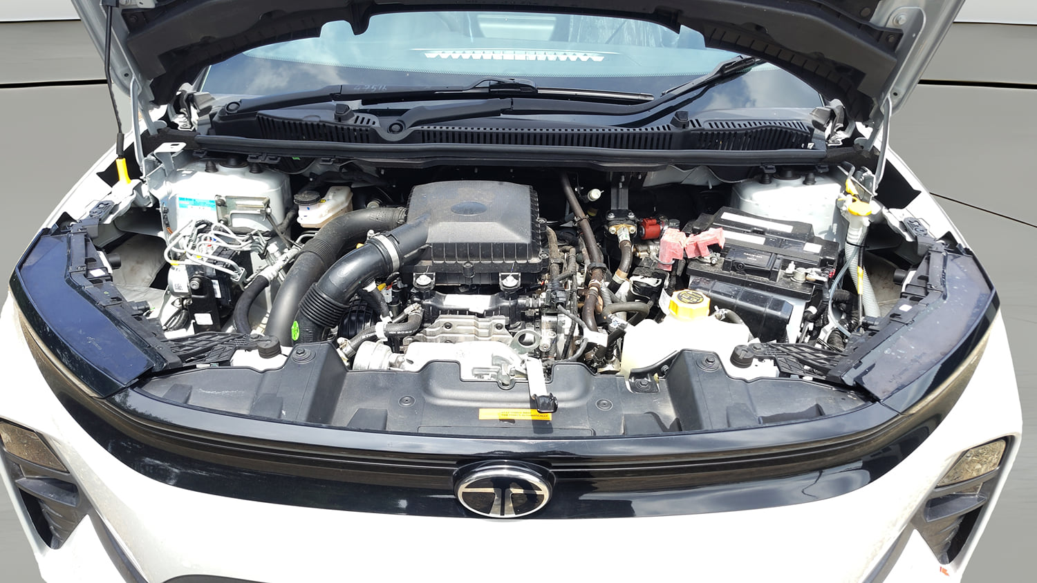 Used 2026 Tata Nexon Creative Plus (PS) 1.2 iCNG 6MT Dual Tone Cng Manual engine ENGINE & BONNET OPEN FRONT VIEW