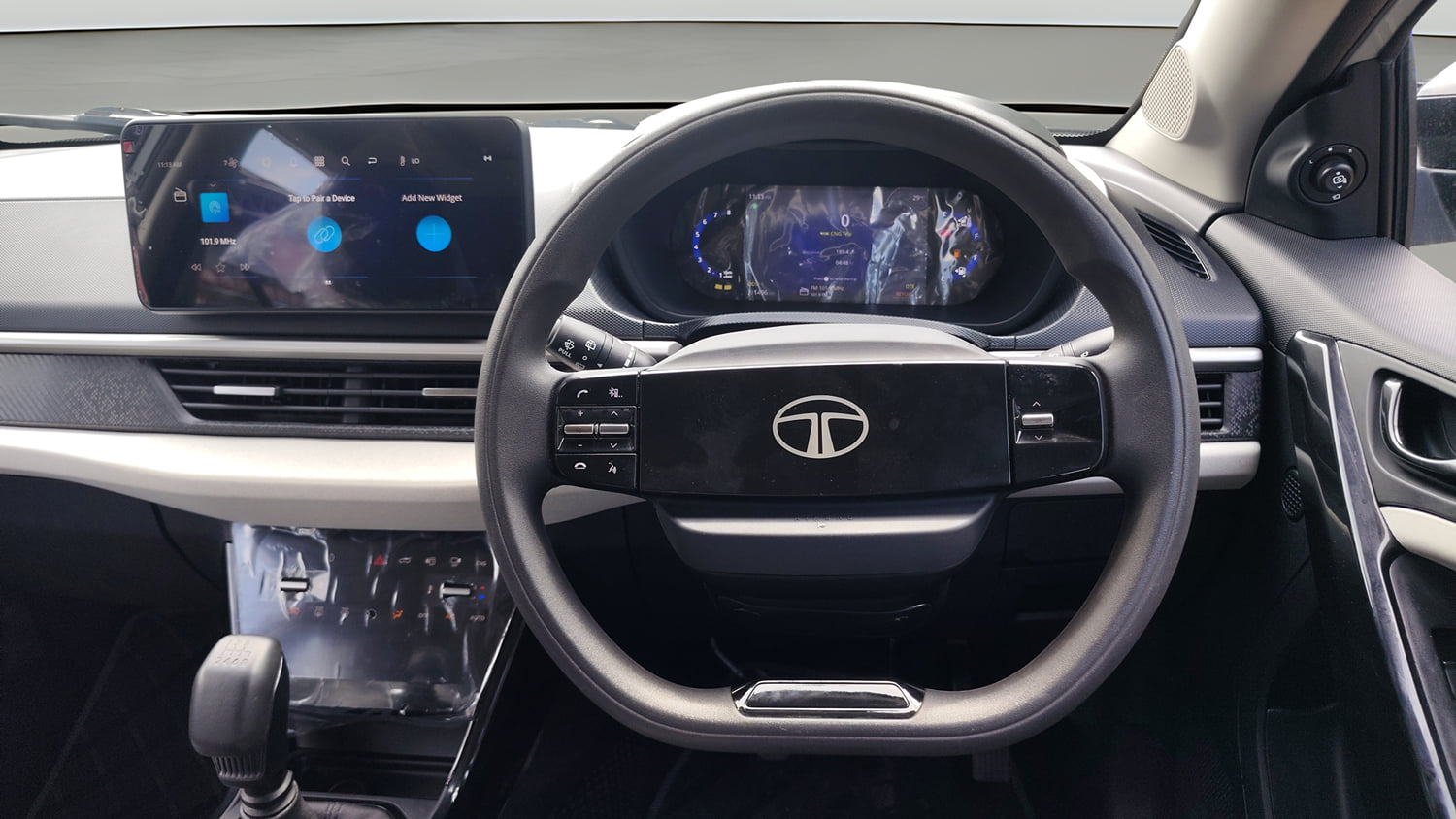 Used 2026 Tata Nexon Creative Plus (PS) 1.2 iCNG 6MT Dual Tone Cng Manual interior STEERING VIEW