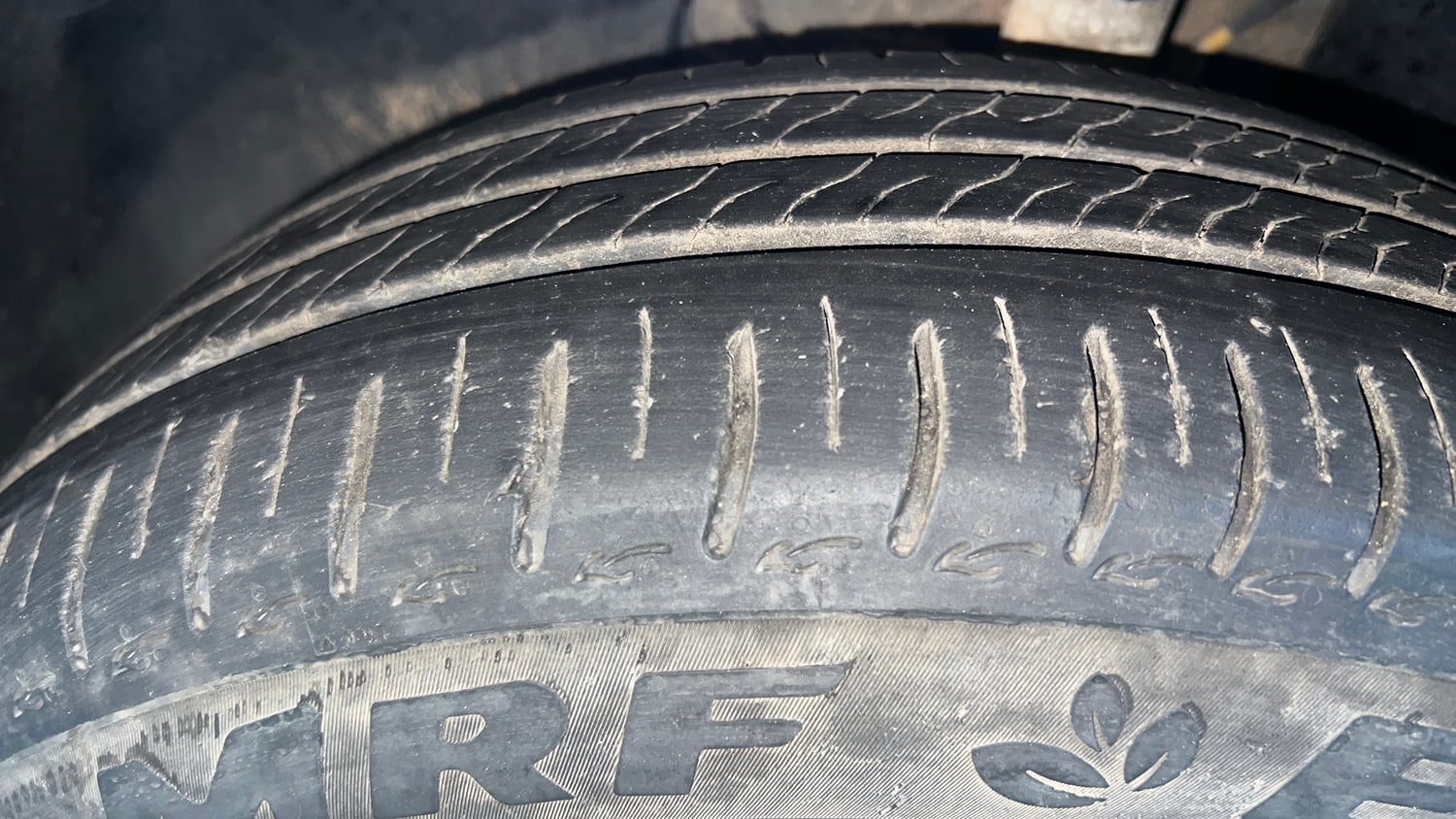 Used 2025 Tata Altroz XZA Petrol Petrol Automatic tyres LEFT FRONT TYRE TREAD VIEW