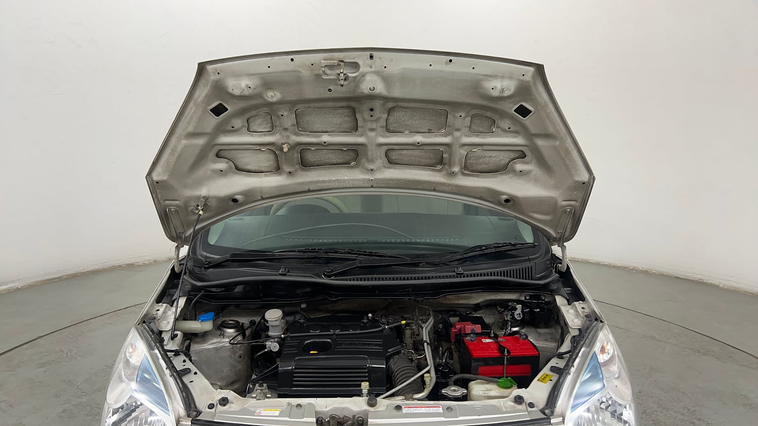 Used 2015 Maruti Suzuki Wagon R VXI Petrol Manual engine ENGINE & BONNET OPEN FRONT VIEW