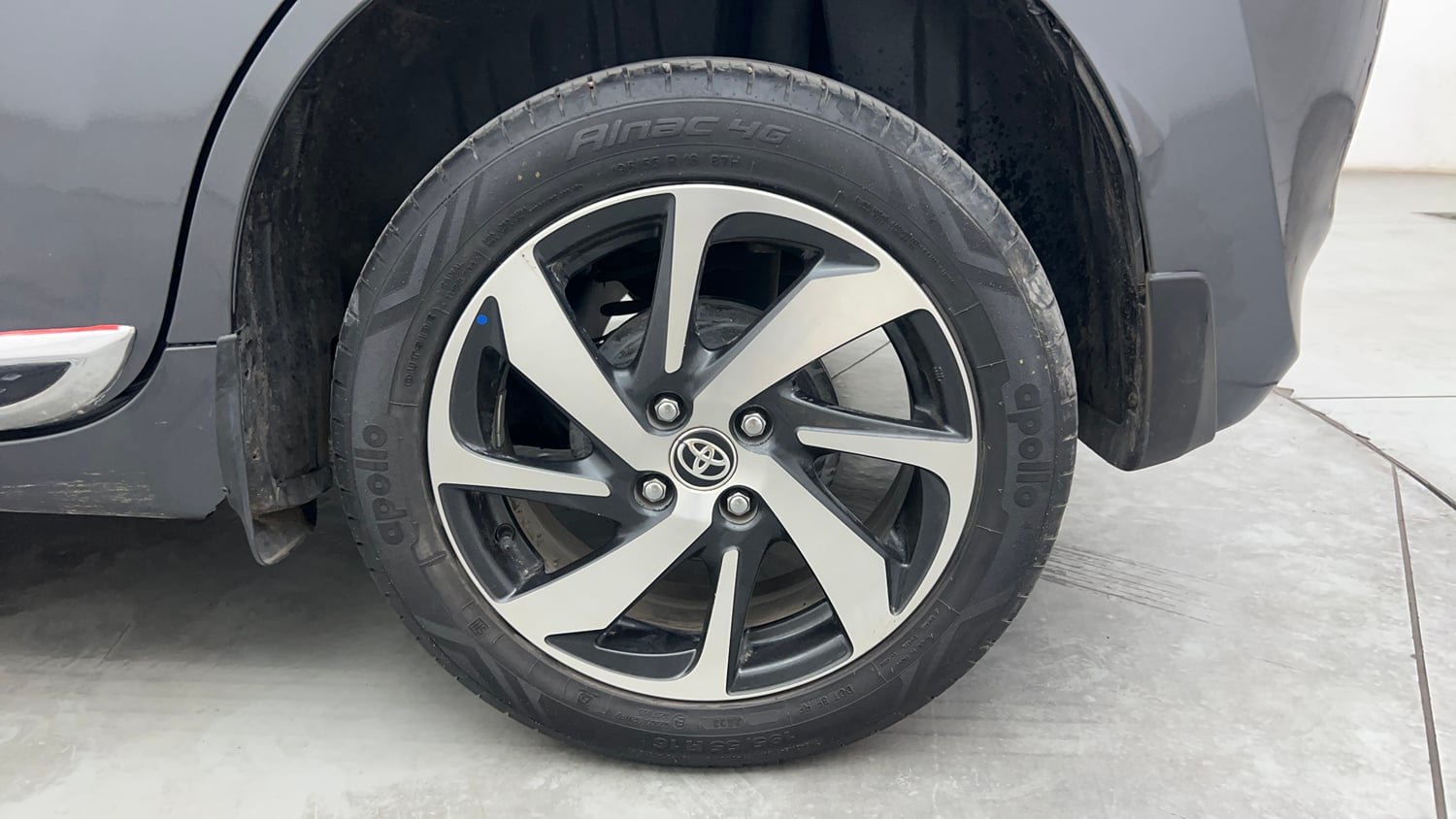 Used 2023 Toyota Glanza V Petrol Manual tyres LEFT REAR TYRE RIM VIEW