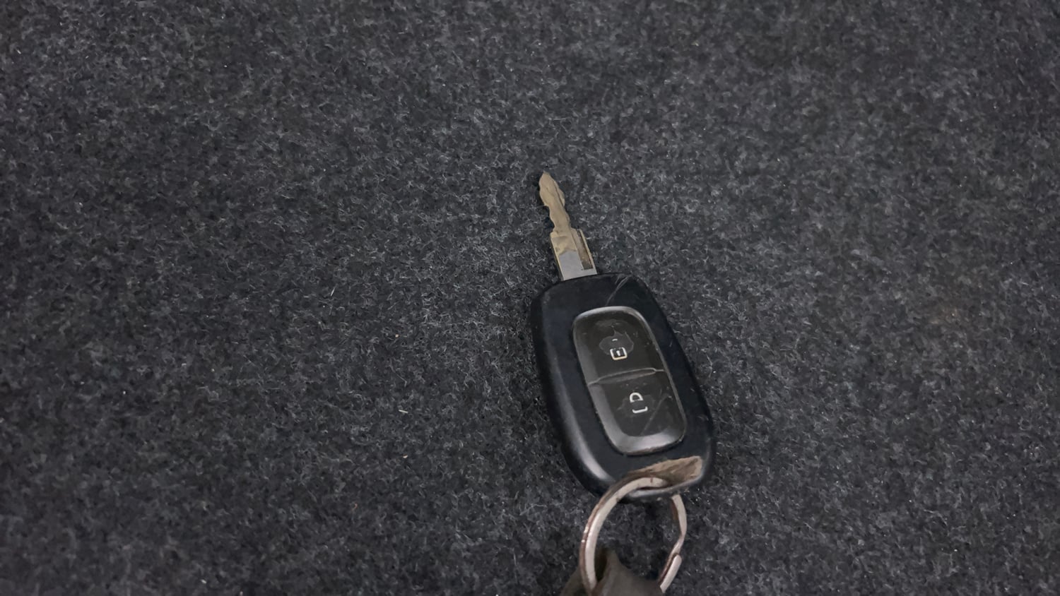 Used 2022 Renault Kwid RXT 1.0 (O) Petrol Manual extra CAR KEY VIEW