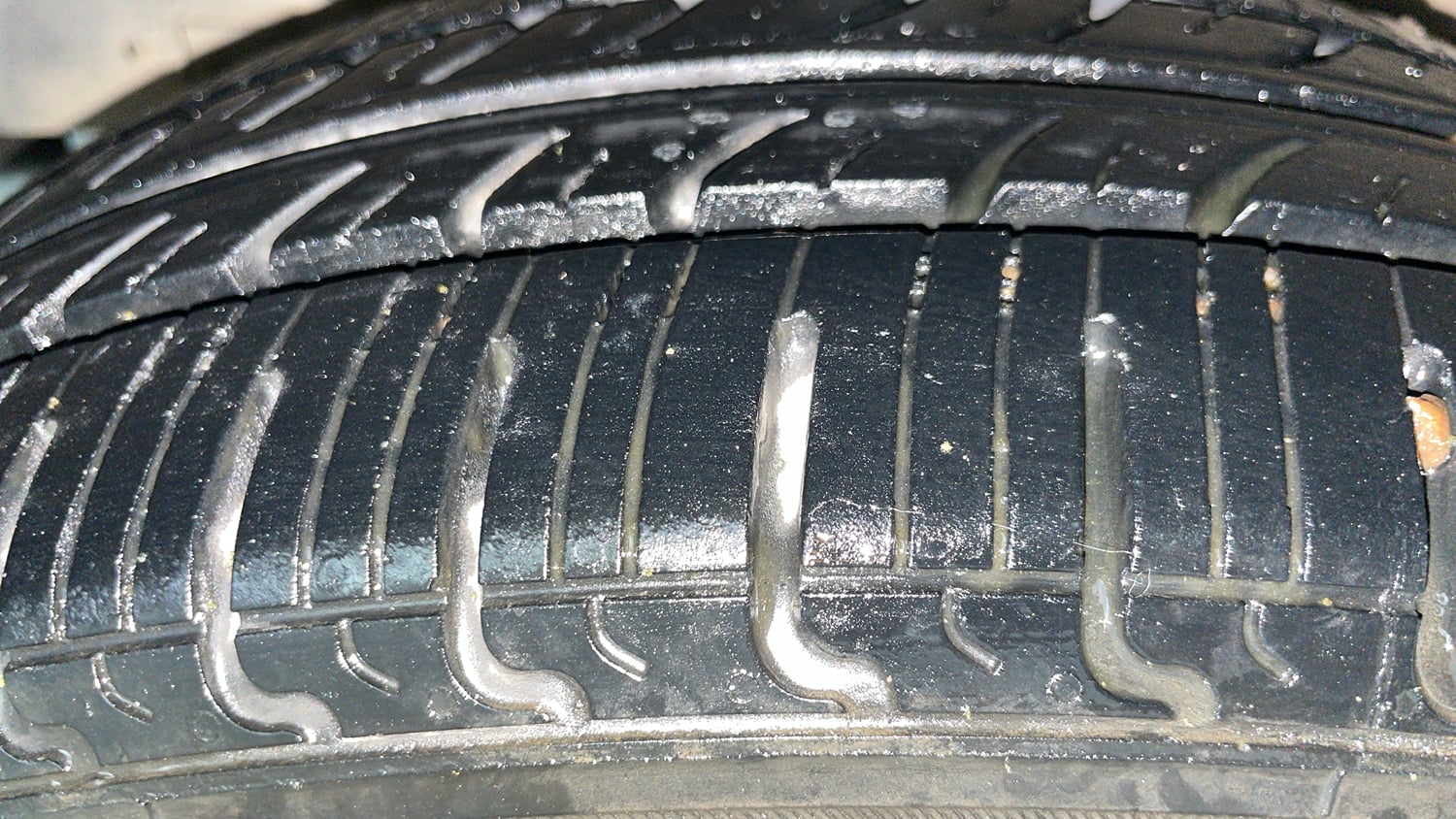 Used 2014 Hyundai Grand i10 Magna 1.2 Kappa VTVT Petrol Manual tyres RIGHT REAR TYRE TREAD VIEW