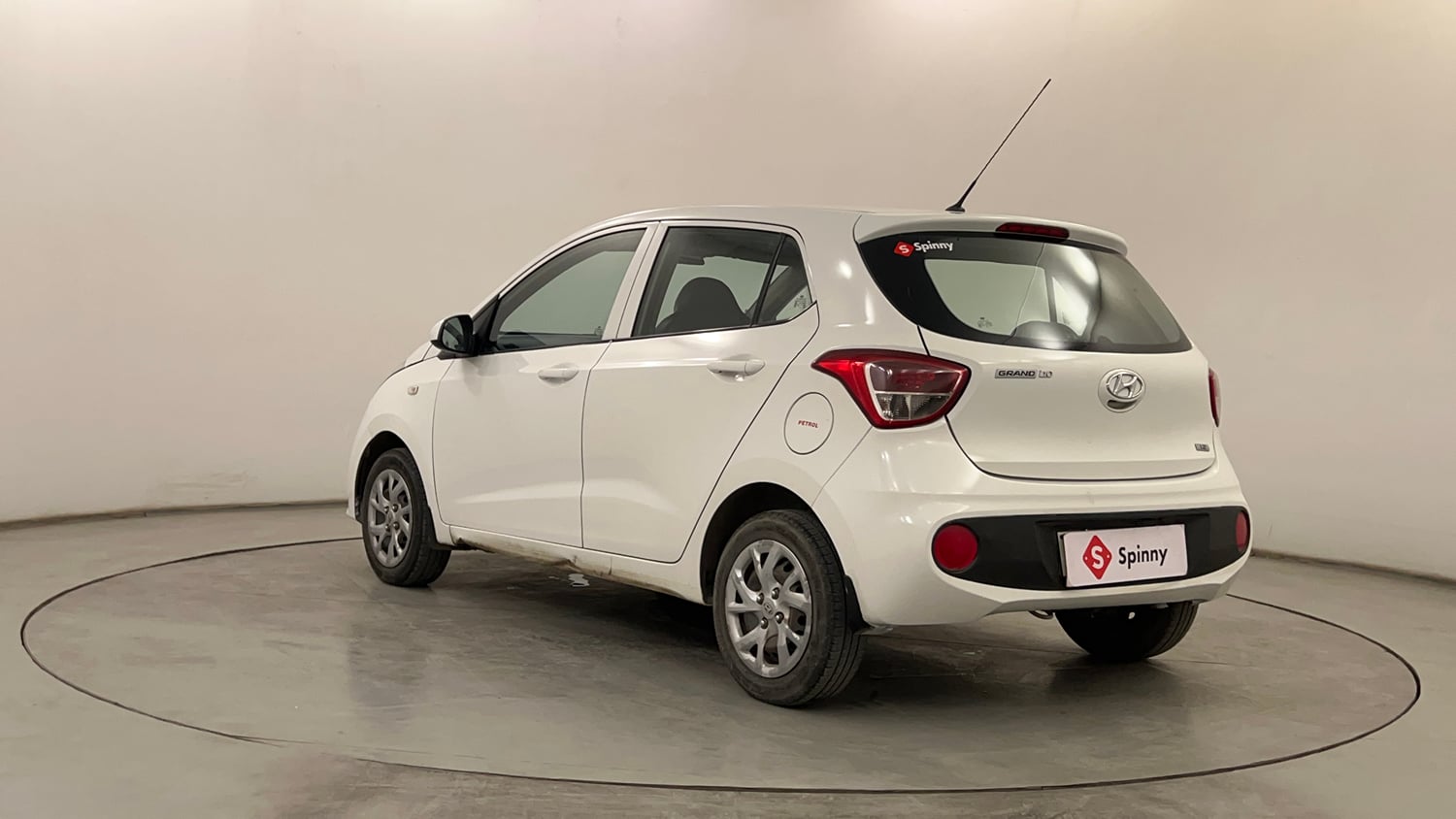 Used 2018 Hyundai Grand i10 Magna 1.2 Kappa VTVT Petrol Manual exterior LEFT REAR CORNER VIEW