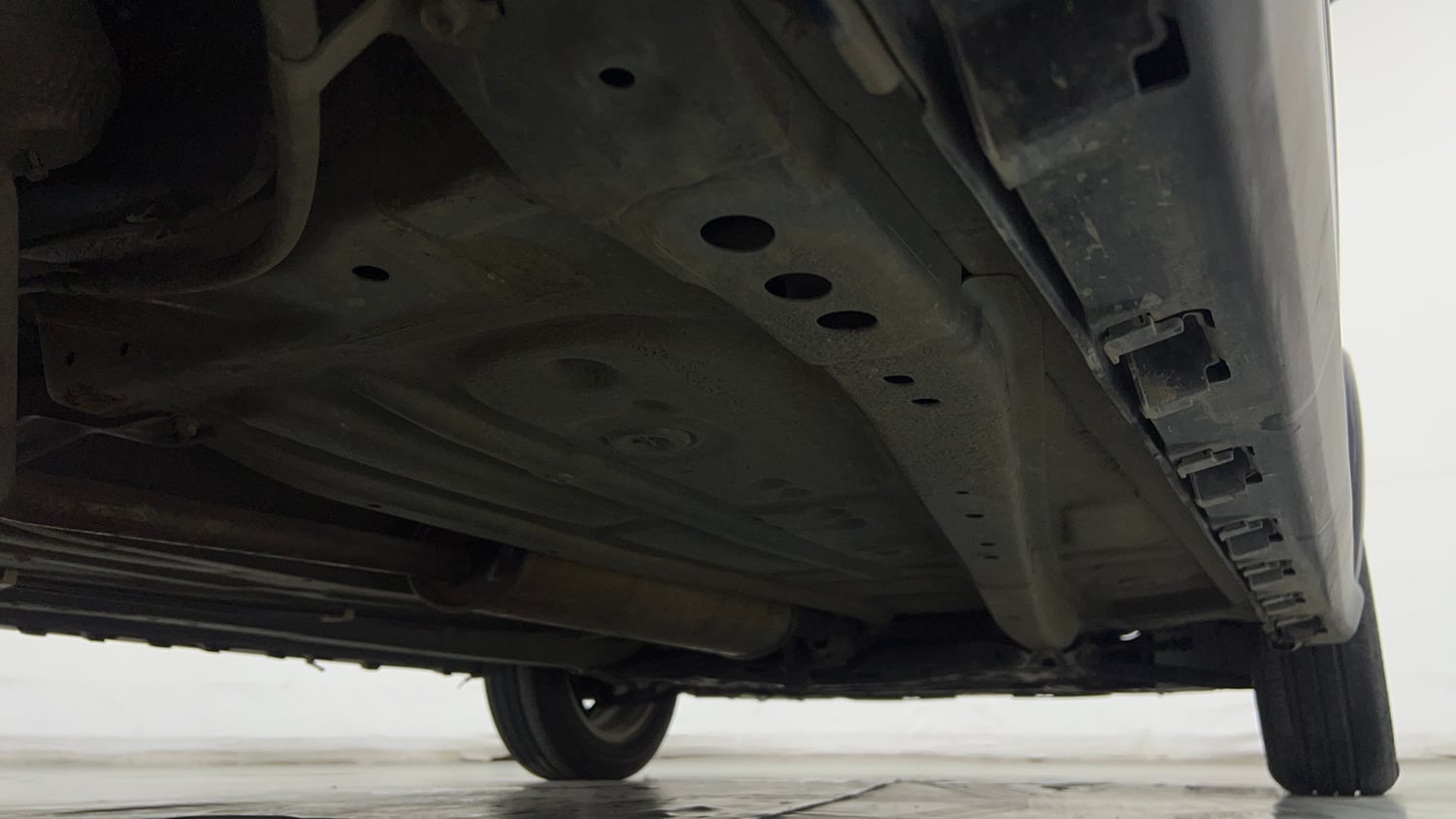 Used 2021 Maruti Suzuki Ignis Zeta 1.2 MT Petrol Manual extra REAR RIGHT UNDERBODY VIEW
