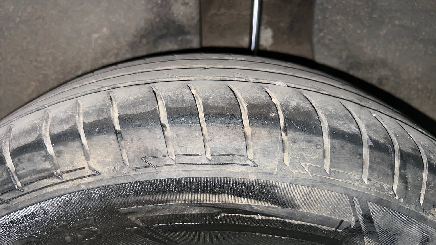 Used 2017 Hyundai Creta SX Plus 1.6 CRDI Diesel Manual tyres LEFT REAR TYRE TREAD VIEW