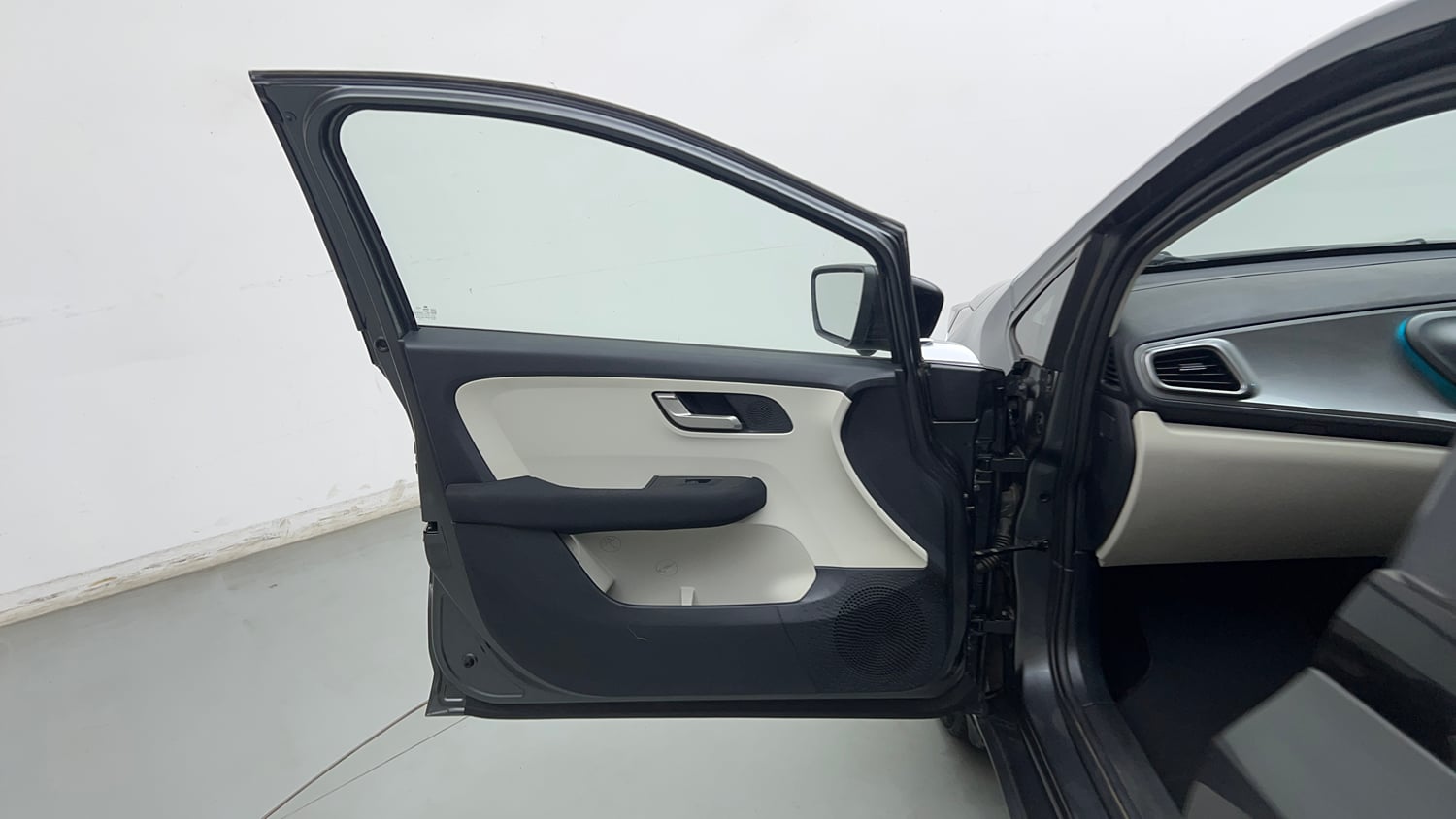 Used 2025 Tata Altroz XZA Petrol Petrol Automatic interior LEFT FRONT DOOR OPEN VIEW