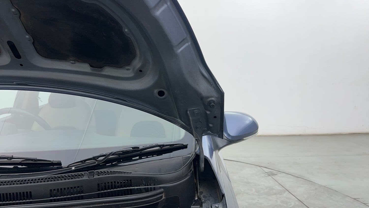 Used 2015 Hyundai Xcent S 1.2 Petrol Manual engine ENGINE LEFT SIDE HINGE & APRON VIEW