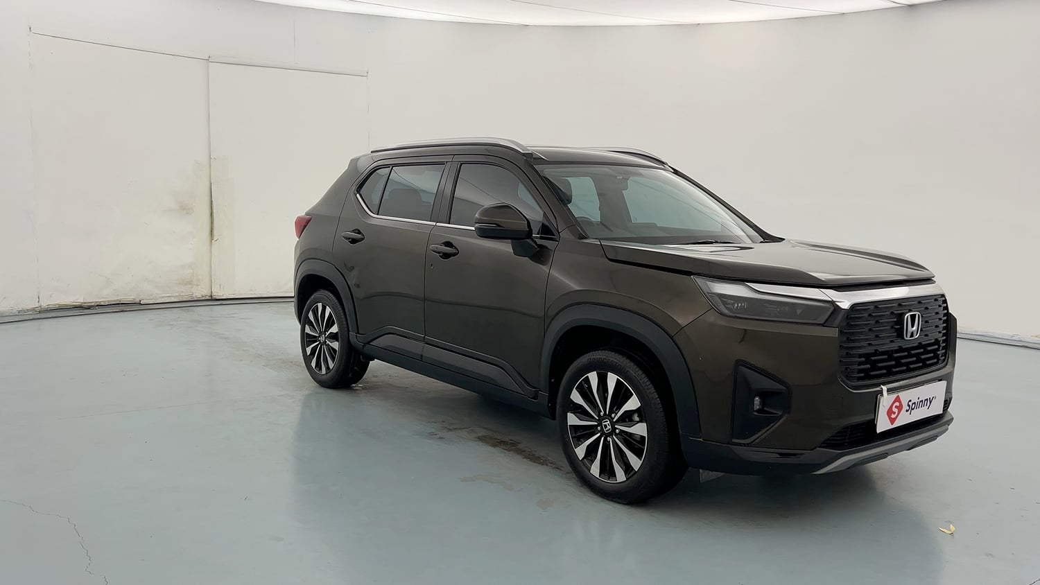 Used 2024 Honda Elevate VX CVT Petrol Automatic exterior RIGHT FRONT CORNER VIEW