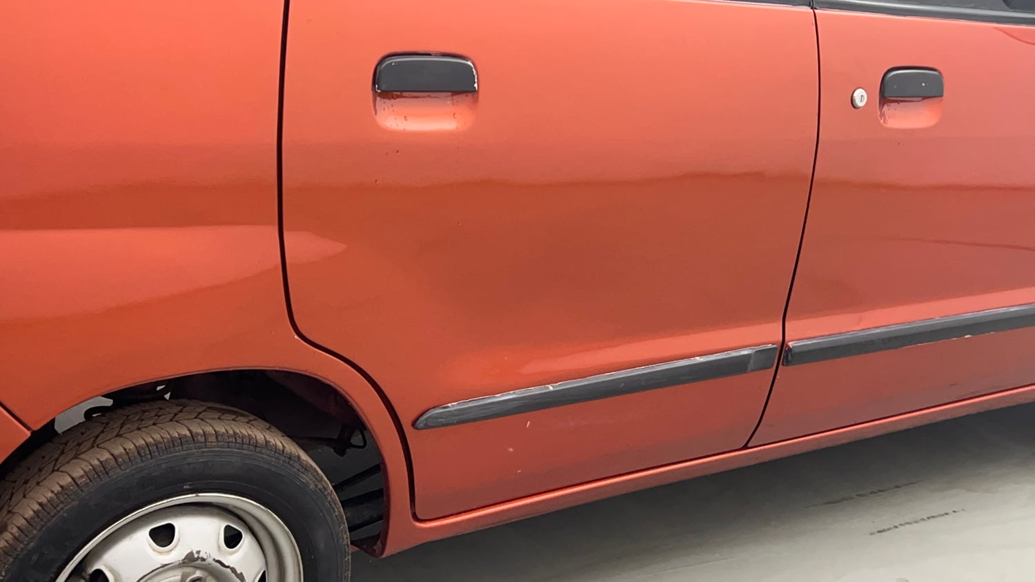 Used 2012 Maruti Suzuki Estilo LXi BS-IV Petrol Manual dents MINOR DENT