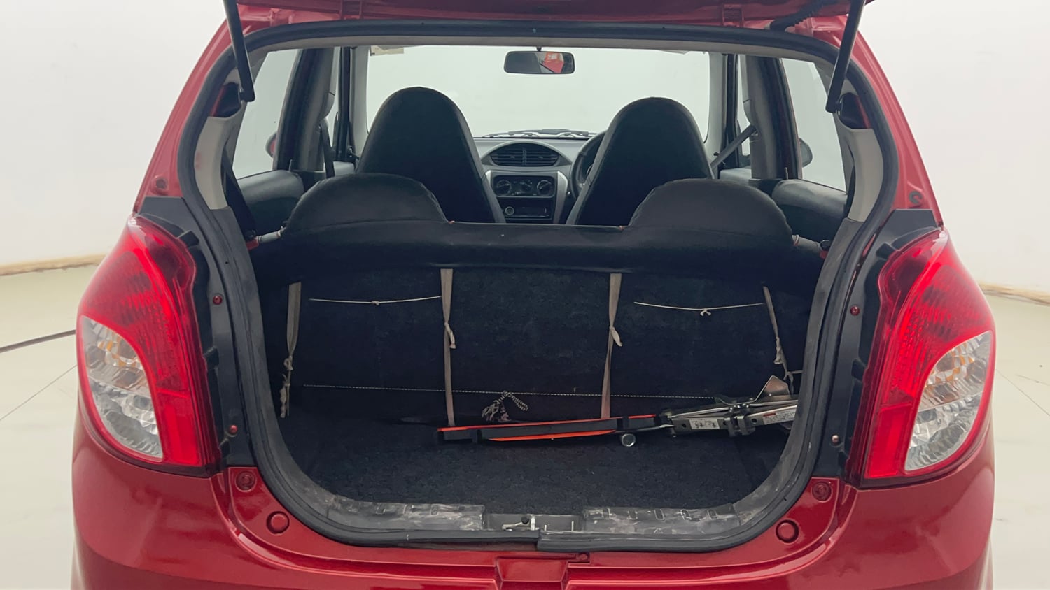 Used 2017 Maruti Suzuki Alto 800 LXi Petrol Manual interior DICKY INSIDE VIEW