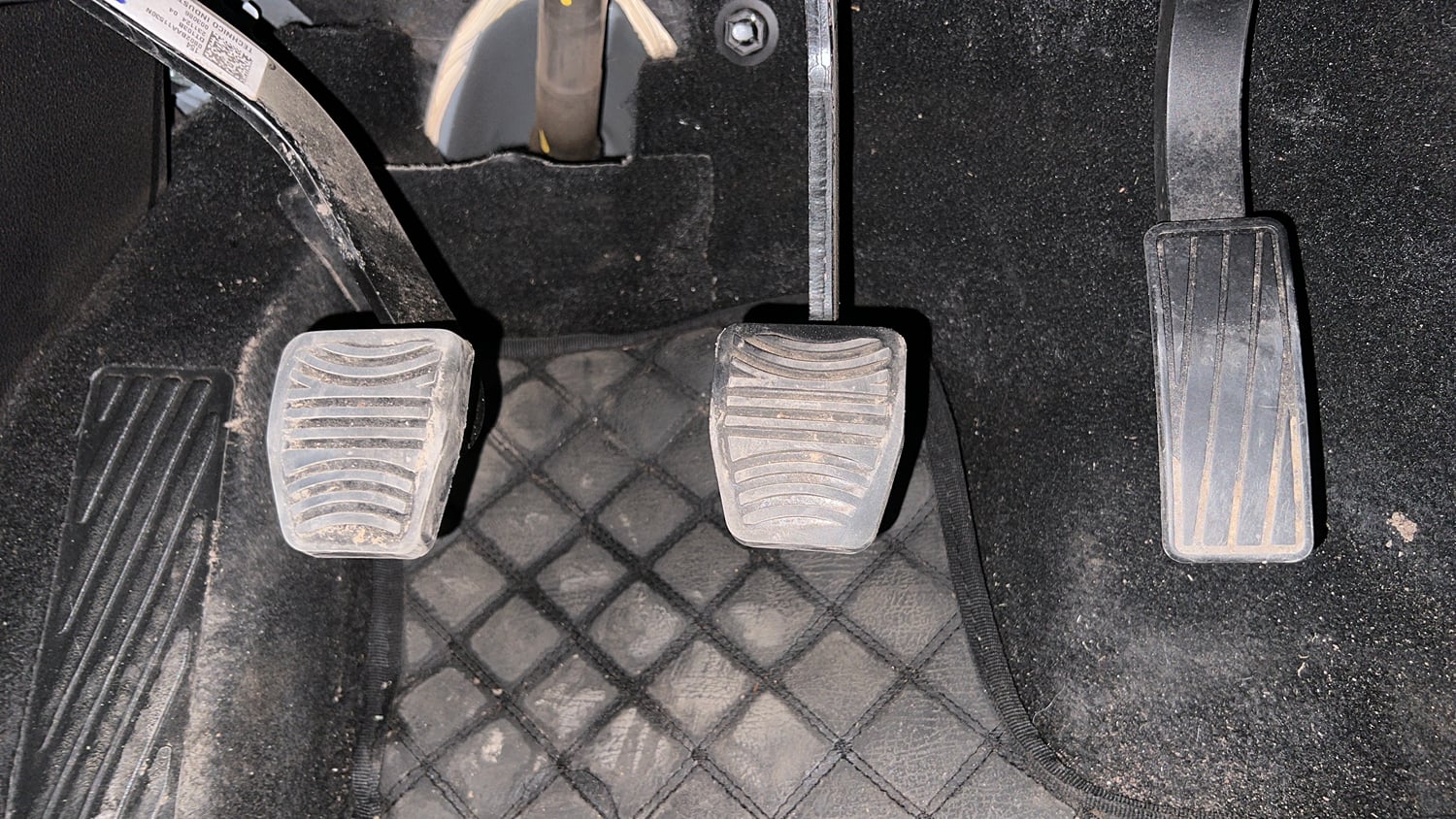 Used 2024 Mahindra XUV700 AX7 Diesel MT 7 STR Diesel Manual interior PEDALS VIEW