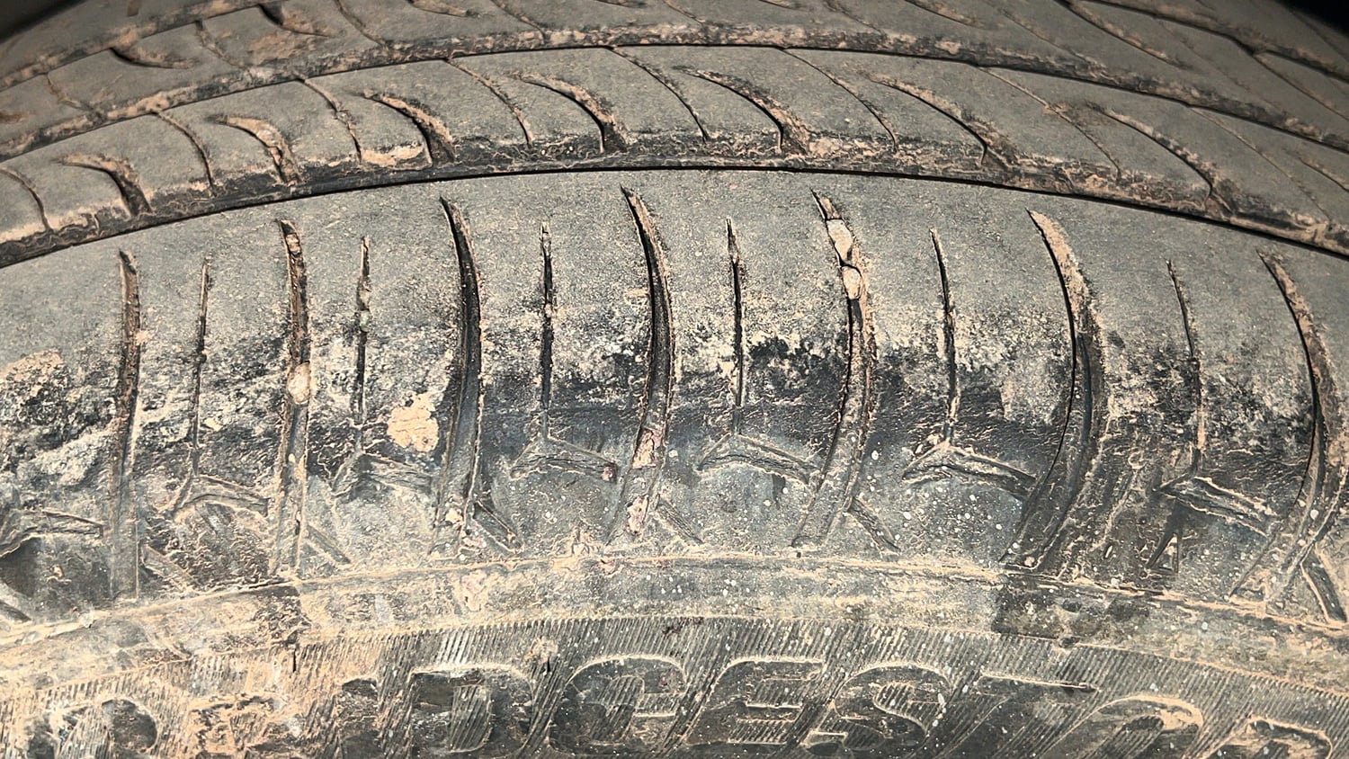 Used 2020 Tata Tigor Revotron XZ Petrol Manual tyres RIGHT REAR TYRE TREAD VIEW