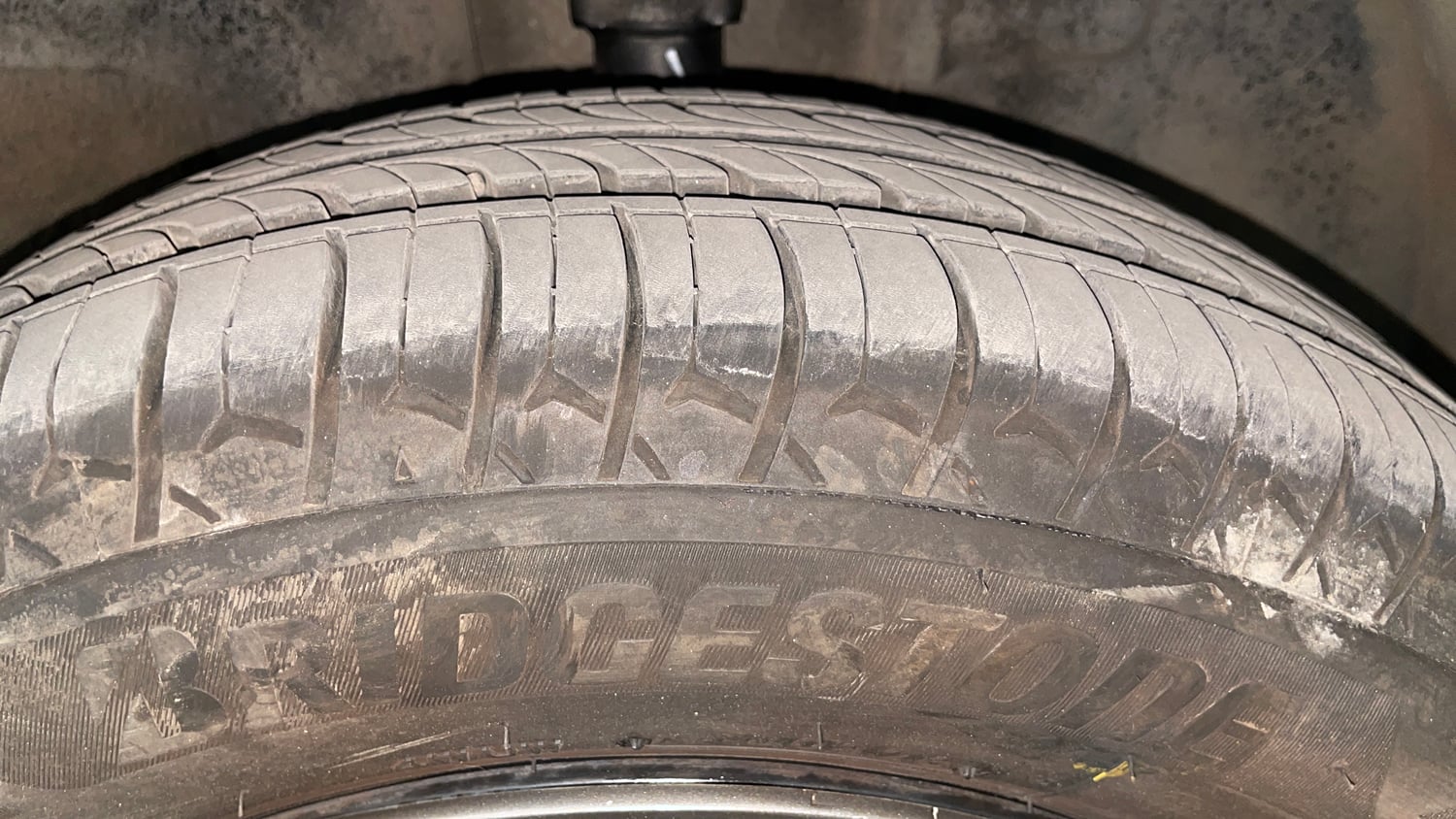 Used 2020 Renault Kwid CLIMBER 1.0 AMT Opt Petrol Automatic tyres RIGHT FRONT TYRE TREAD VIEW