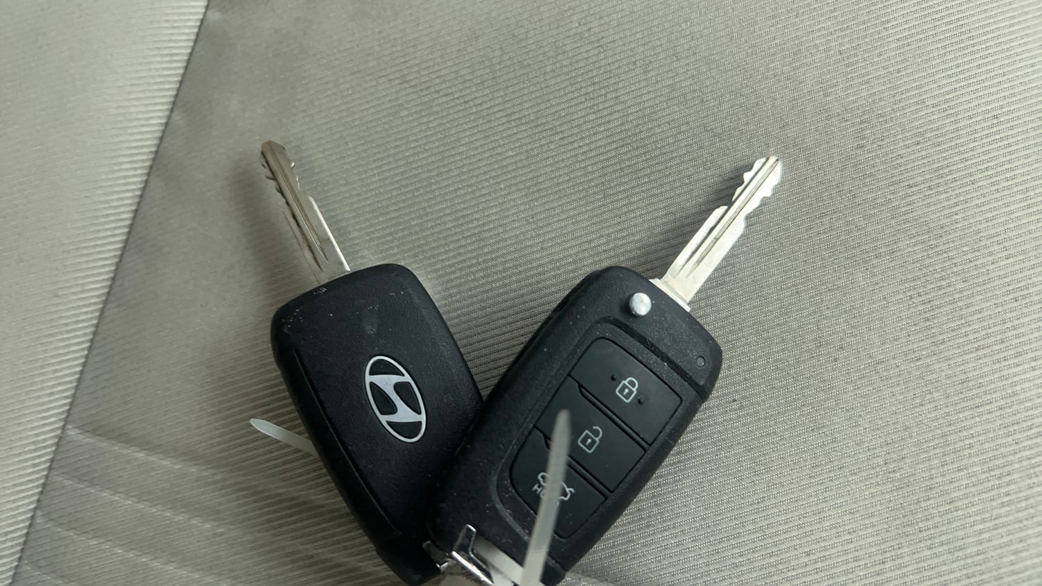 Used 2023 Hyundai Verna S 1.5 Petrol MT Petrol Manual extra CAR KEY VIEW
