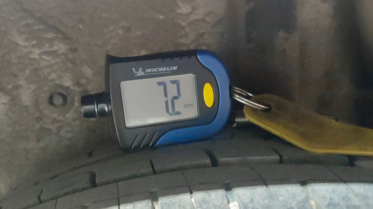 Used 2015 Maruti Suzuki Celerio VXi AMT Petrol Automatic tyres LEFT REAR TYRE TREAD VIEW