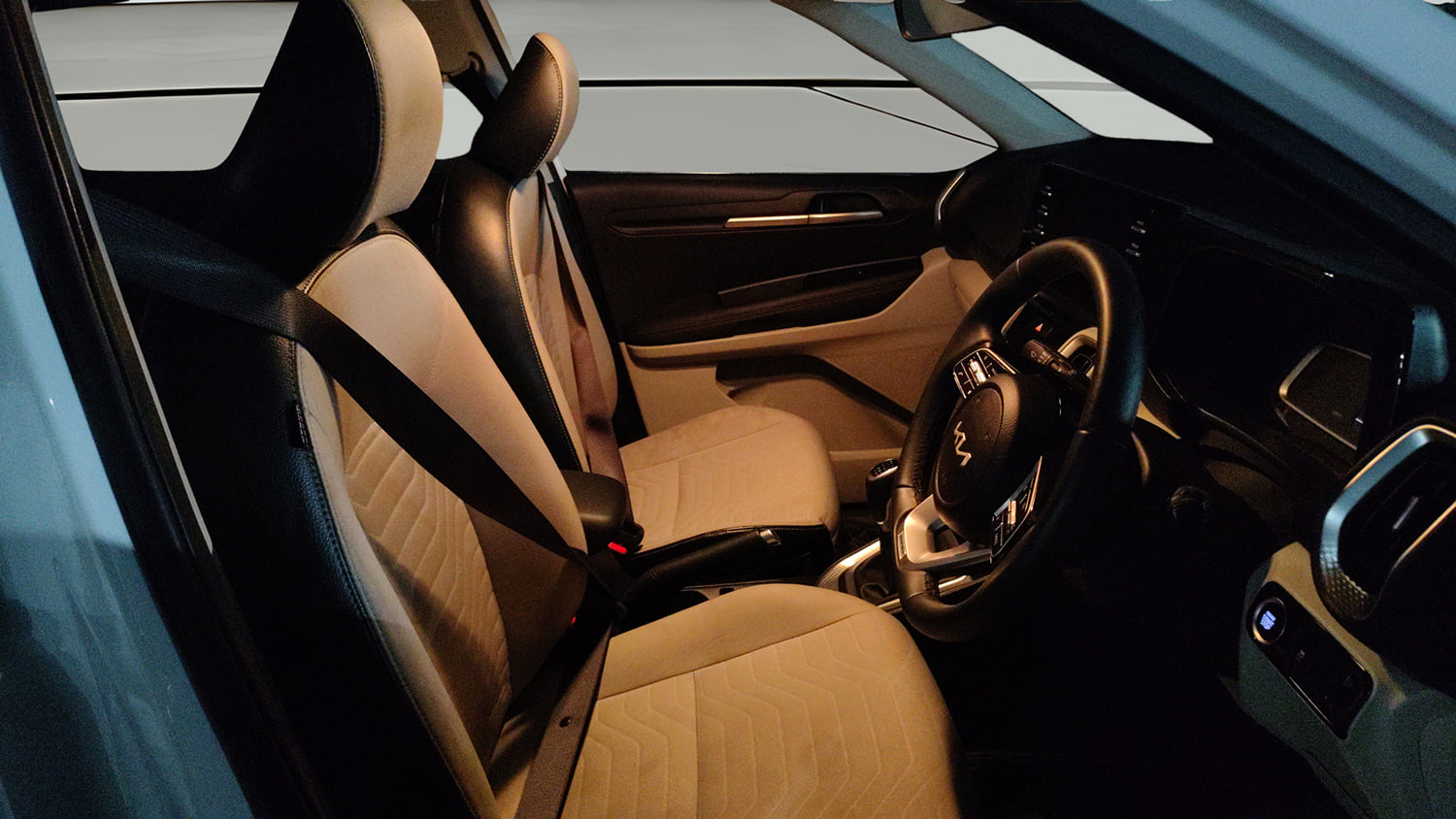 Used 2023 Kia Sonet HTX 1.0 iMT Petrol Manual interior RIGHT SIDE FRONT DOOR CABIN VIEW
