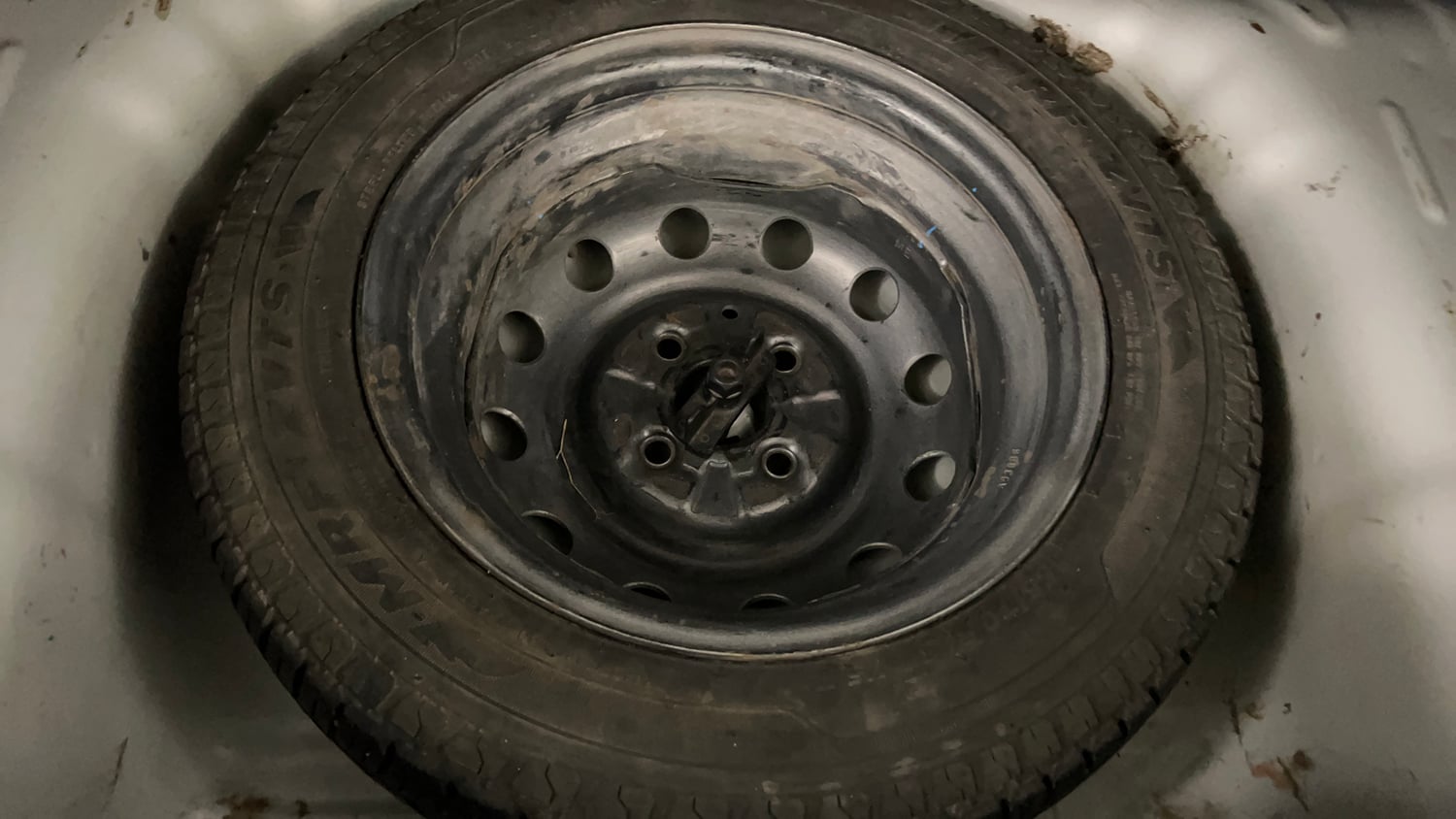Used 2018 Hyundai Eon Era + Petrol Manual tyres SPARE TYRE VIEW