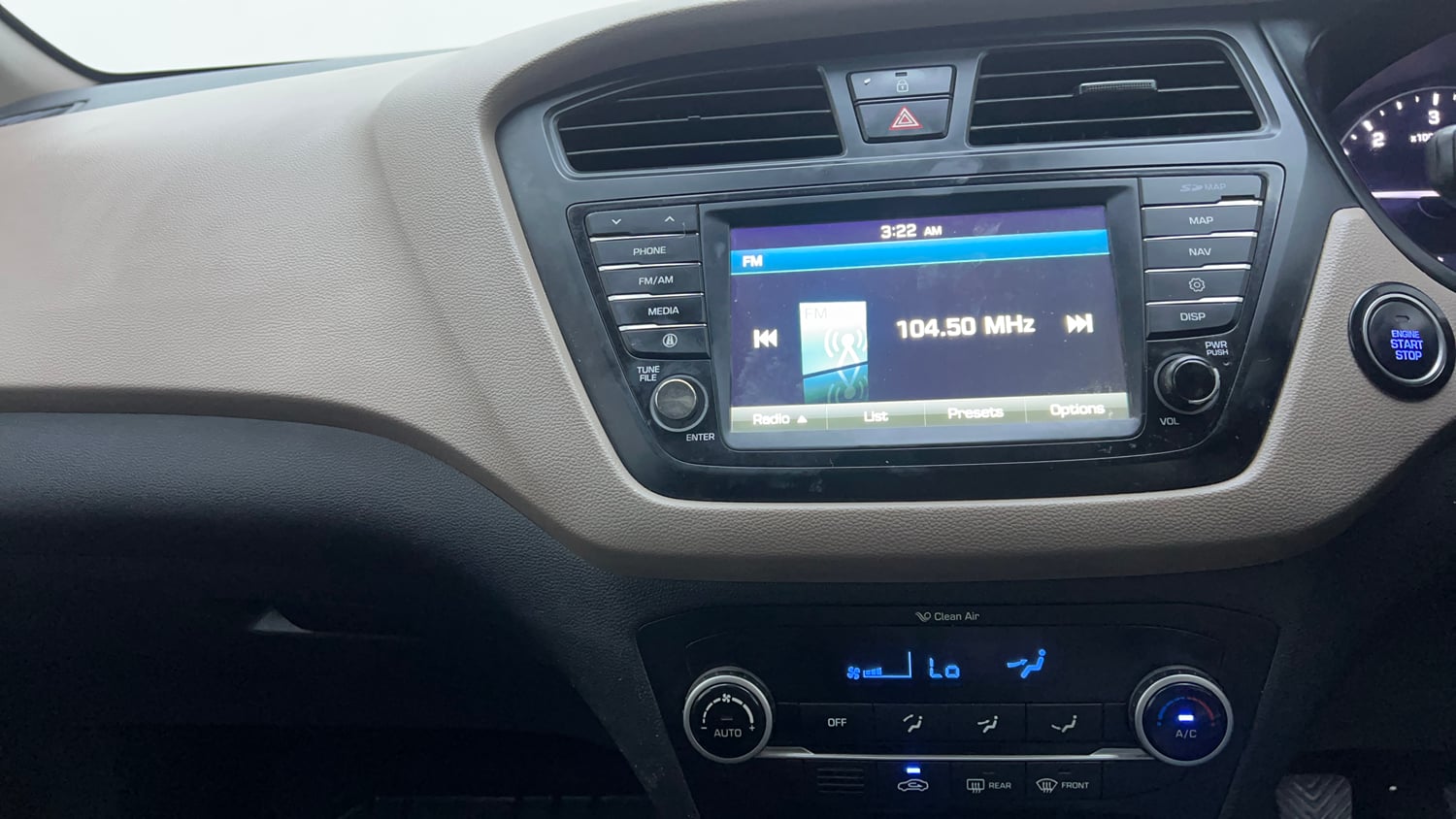 Used 2016 Hyundai Elite i20 Asta 1.4 CRDI Diesel Manual interior MUSIC SYSTEM & AC CONTROL VIEW