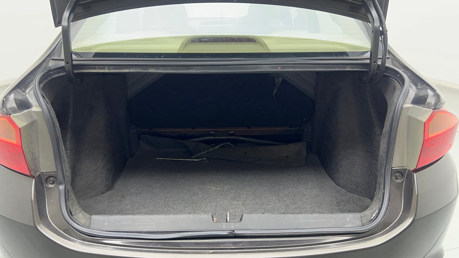 Used 2017 Honda City V Petrol Petrol Manual interior DICKY INSIDE VIEW