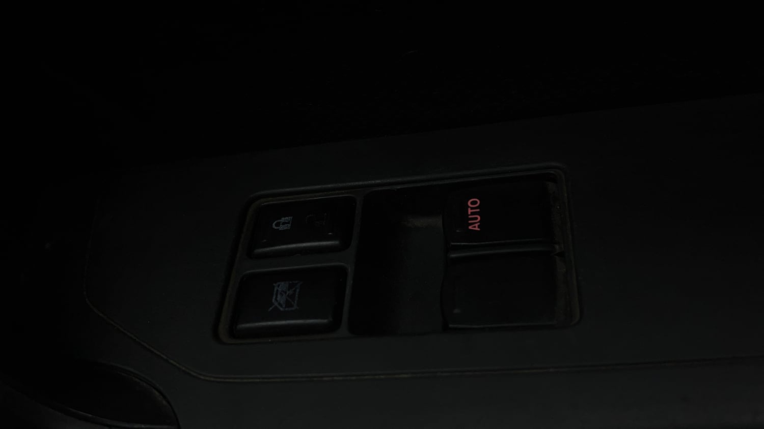 Used 2018 Maruti Suzuki Vitara Brezza [2016-2020] LDi Diesel Manual top_features Power windows