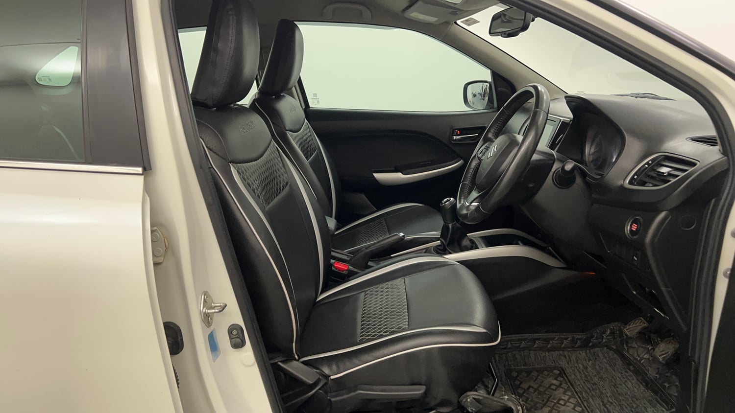Used 2016 Maruti Suzuki Baleno Alpha 1.2 Petrol Manual interior RIGHT SIDE FRONT DOOR CABIN VIEW