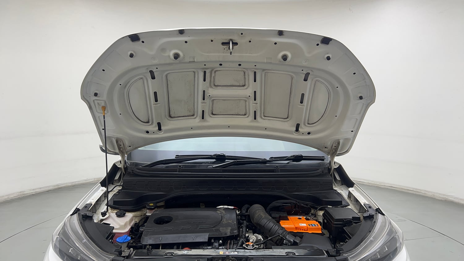 Used 2023 Kia Sonet HTX 1.5 Diesel Manual engine ENGINE & BONNET OPEN FRONT VIEW