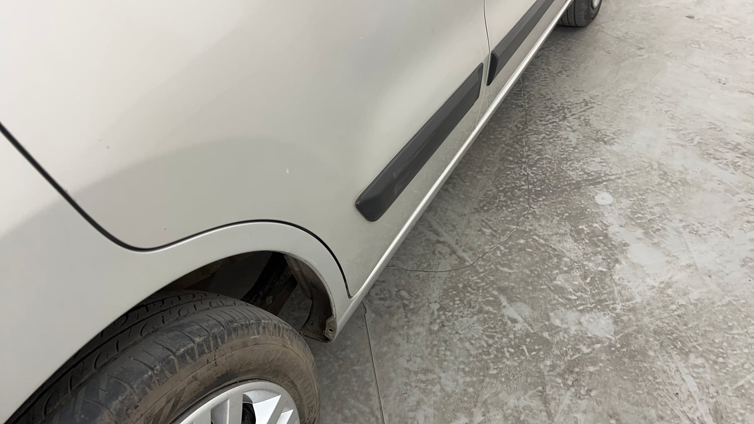 Used 2015 Maruti Suzuki Wagon R VXI Petrol Manual dents MINOR SCRATCH