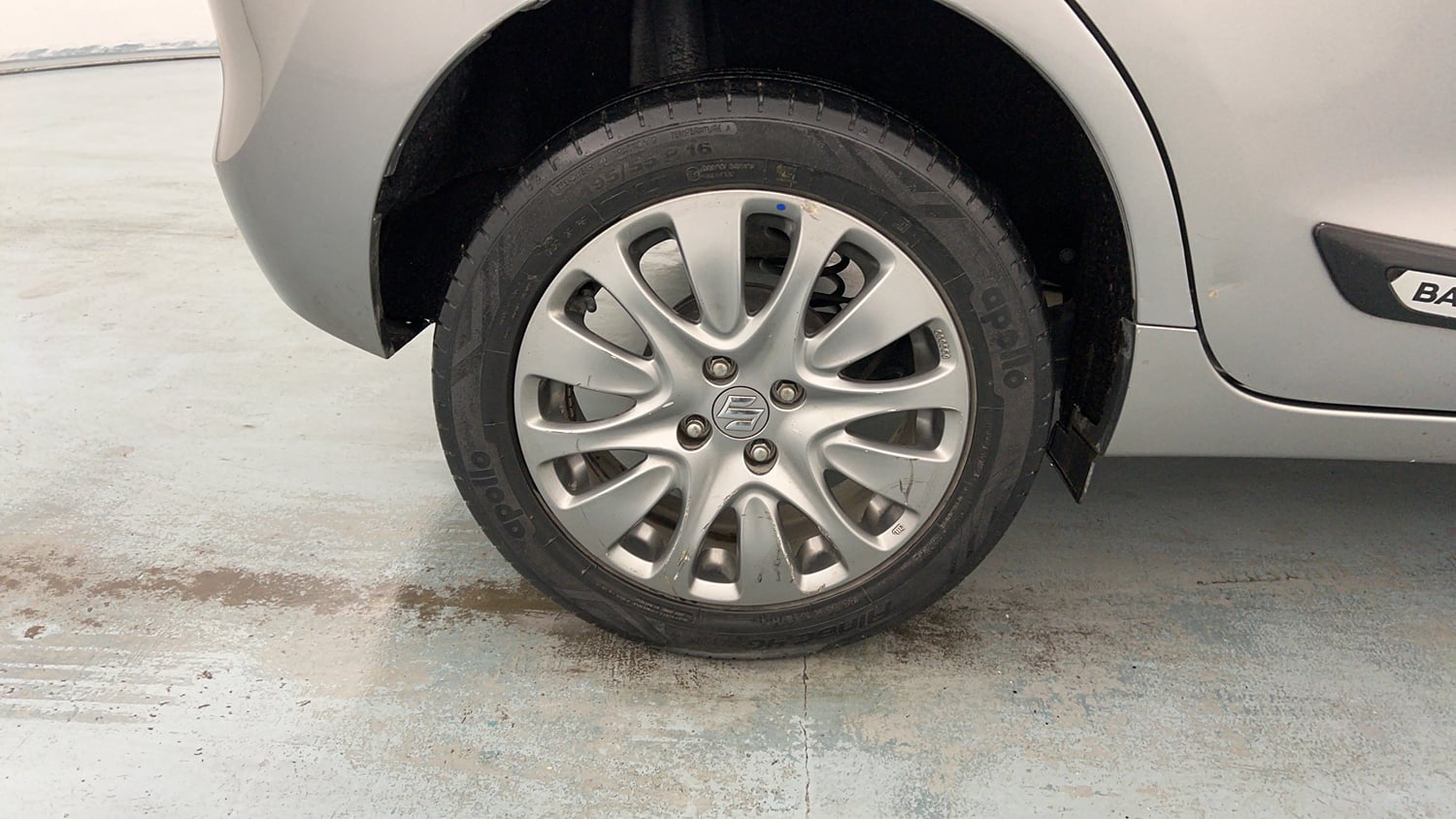 Used 2018 Maruti Suzuki Baleno Zeta 1.2 Petrol Manual tyres RIGHT REAR TYRE RIM VIEW