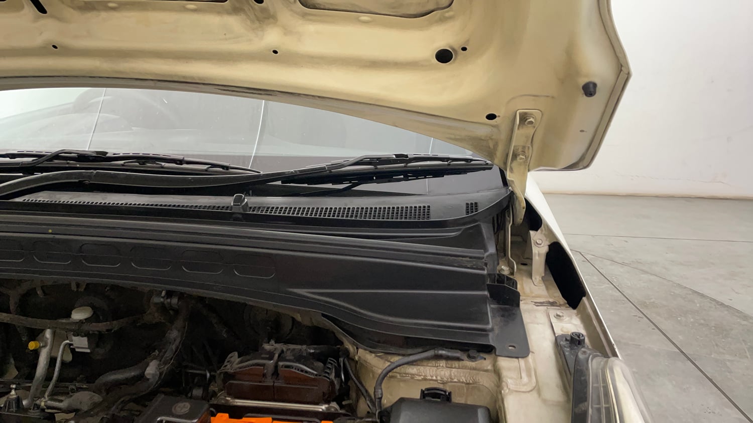 Used 2017 Hyundai Creta 1.6 SX Plus AT Petrol Petrol Automatic engine ENGINE LEFT SIDE HINGE & APRON VIEW