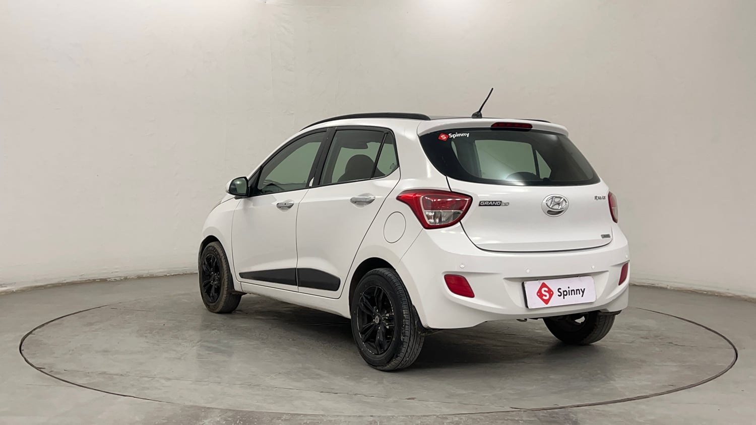 Used 2015 Hyundai Grand i10 Sportz AT 1.2 Kappa VTVT Petrol Automatic exterior LEFT REAR CORNER VIEW