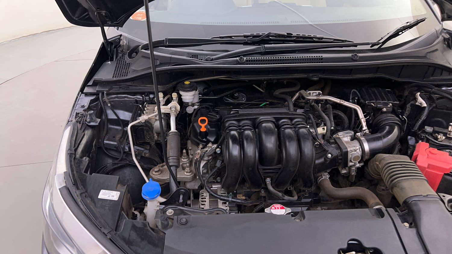 Used 2024 Honda City VX Petrol MT Petrol Manual engine ENGINE RIGHT SIDE HINGE & APRON VIEW