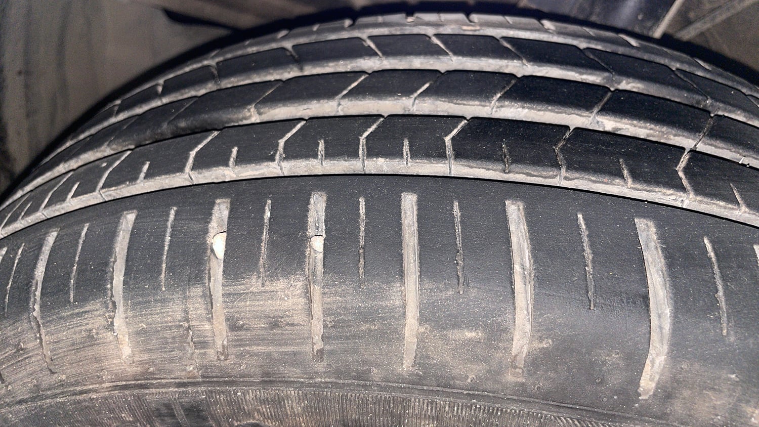 Used 2024 Maruti Suzuki Baleno Alpha AGS Petrol Automatic tyres LEFT FRONT TYRE TREAD VIEW