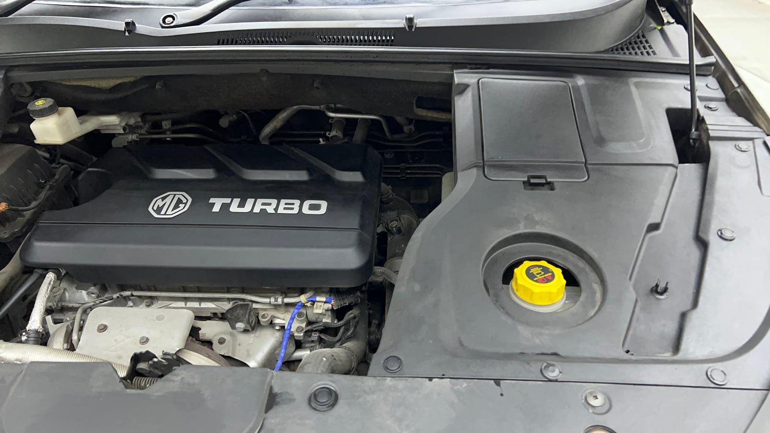 Used 2023 MG Motors Hector Sharp Pro 1.5 Turbo Petrol MT Petrol Manual engine ENGINE LEFT SIDE VIEW