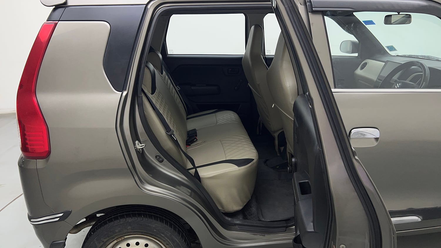 Used 2020 Maruti Suzuki Wagon R LXi 1.0 CNG Cng Manual interior RIGHT SIDE REAR DOOR CABIN VIEW
