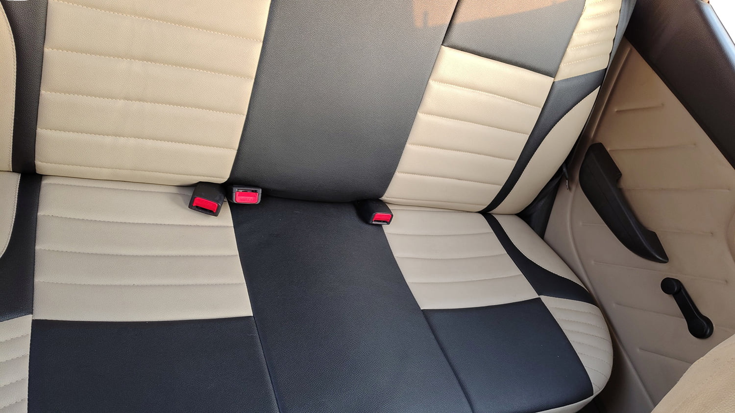 Used 2018 Hyundai Eon Magna + Petrol Manual interior REAR SEAT CONDITION VIEW