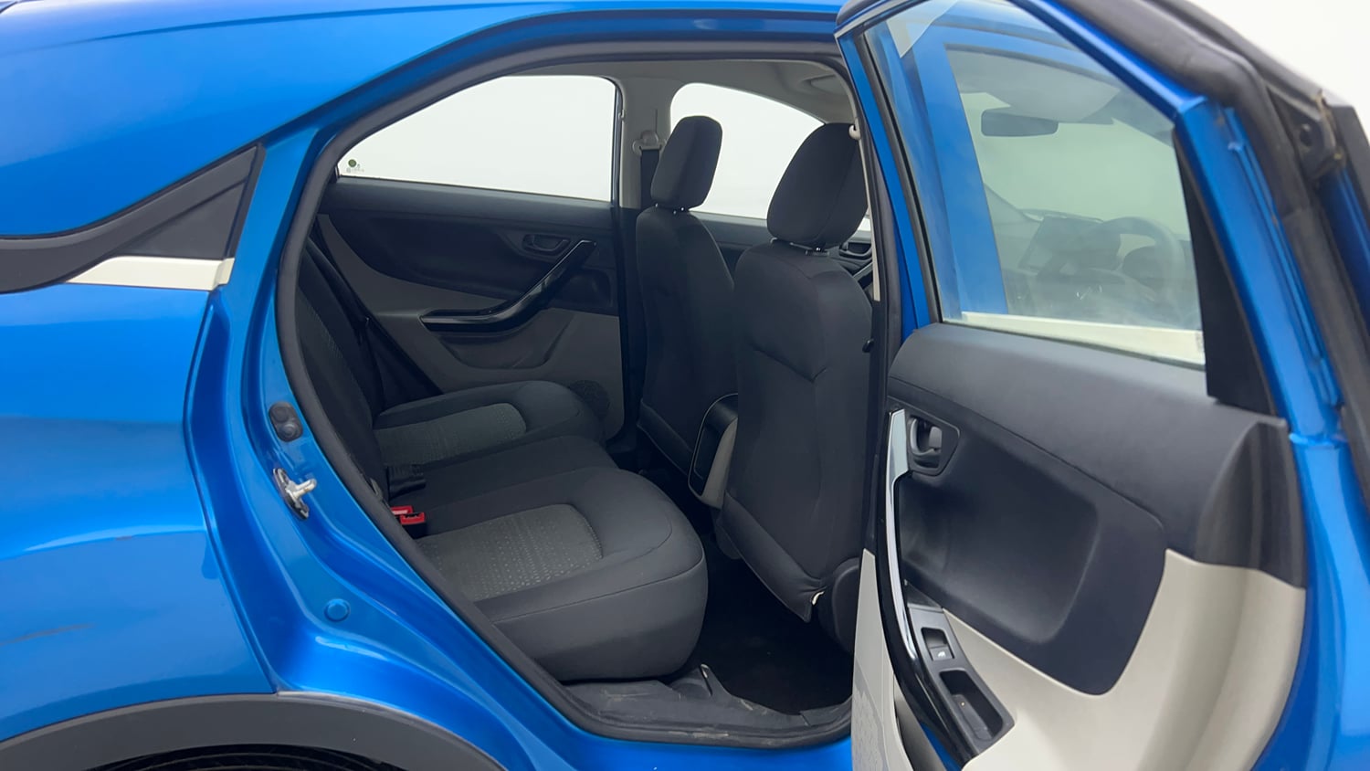 Used 2018 Tata Nexon XM Petrol Manual interior RIGHT SIDE REAR DOOR CABIN VIEW