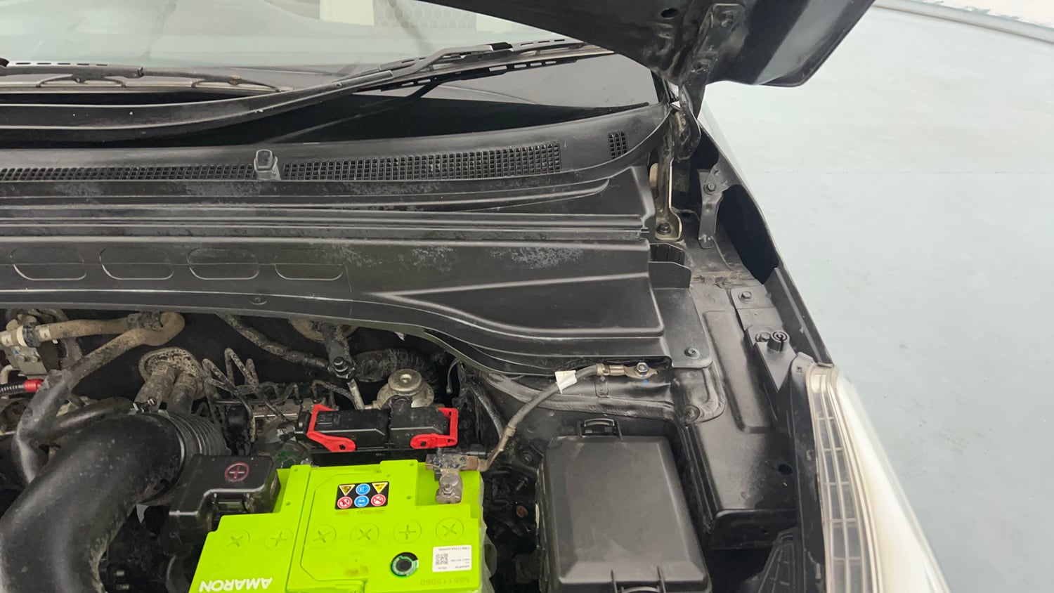 Used 2019 Hyundai Creta S 1.4 CRDi Diesel Manual engine ENGINE LEFT SIDE HINGE & APRON VIEW
