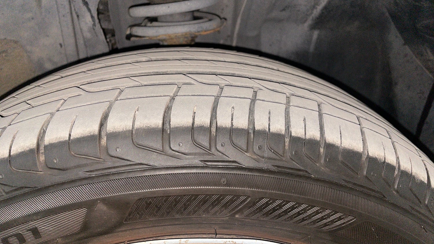 Used 2021 Renault Kiger RXT 1.0 Turbo MT Petrol Manual tyres RIGHT FRONT TYRE TREAD VIEW