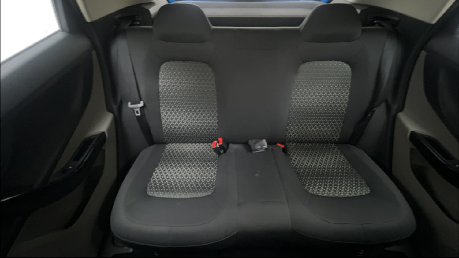 Used 2018 Tata Nexon XM Petrol Manual interior REAR SEAT CONDITION VIEW