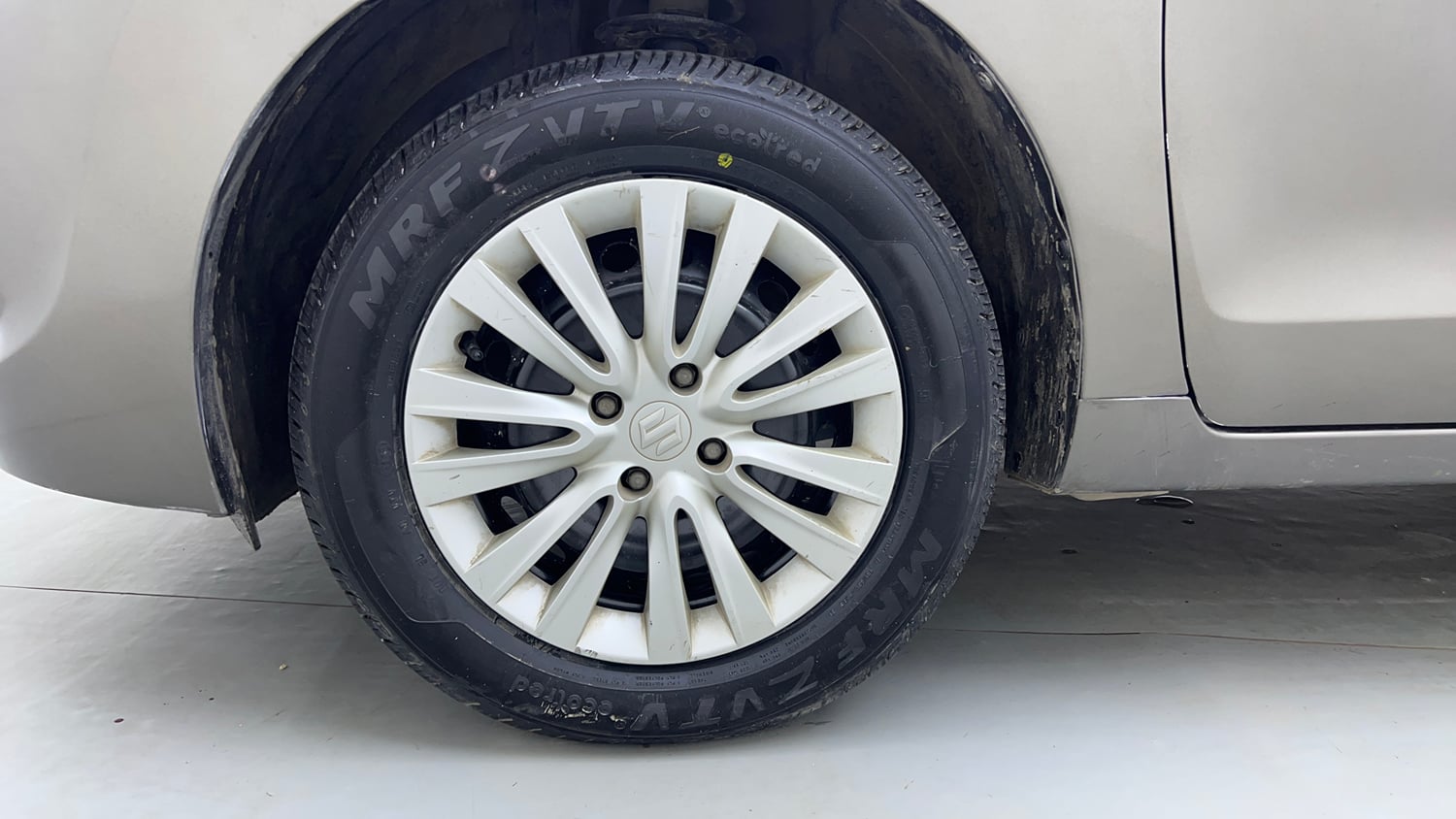 Used 2019 Maruti Suzuki Baleno Delta Petrol Manual tyres LEFT FRONT TYRE RIM VIEW