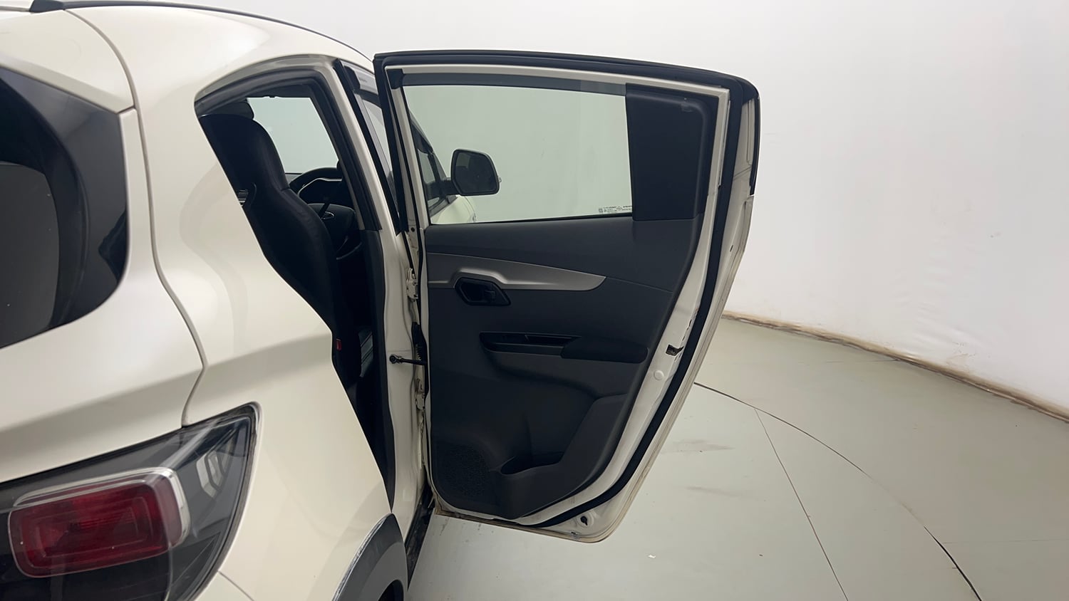 Used 2018 Mahindra KUV100 NXT K6 Plus 6 STR Petrol Manual interior RIGHT REAR DOOR OPEN VIEW