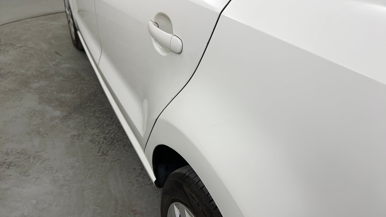Used 2016 Volkswagen Ameo Comfortline 1.2L (P) Petrol Manual dents MINOR SCRATCH