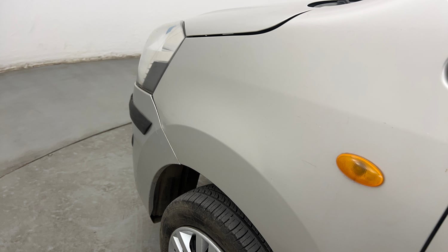 Used 2015 Maruti Suzuki Wagon R VXI Petrol Manual dents MINOR DENT