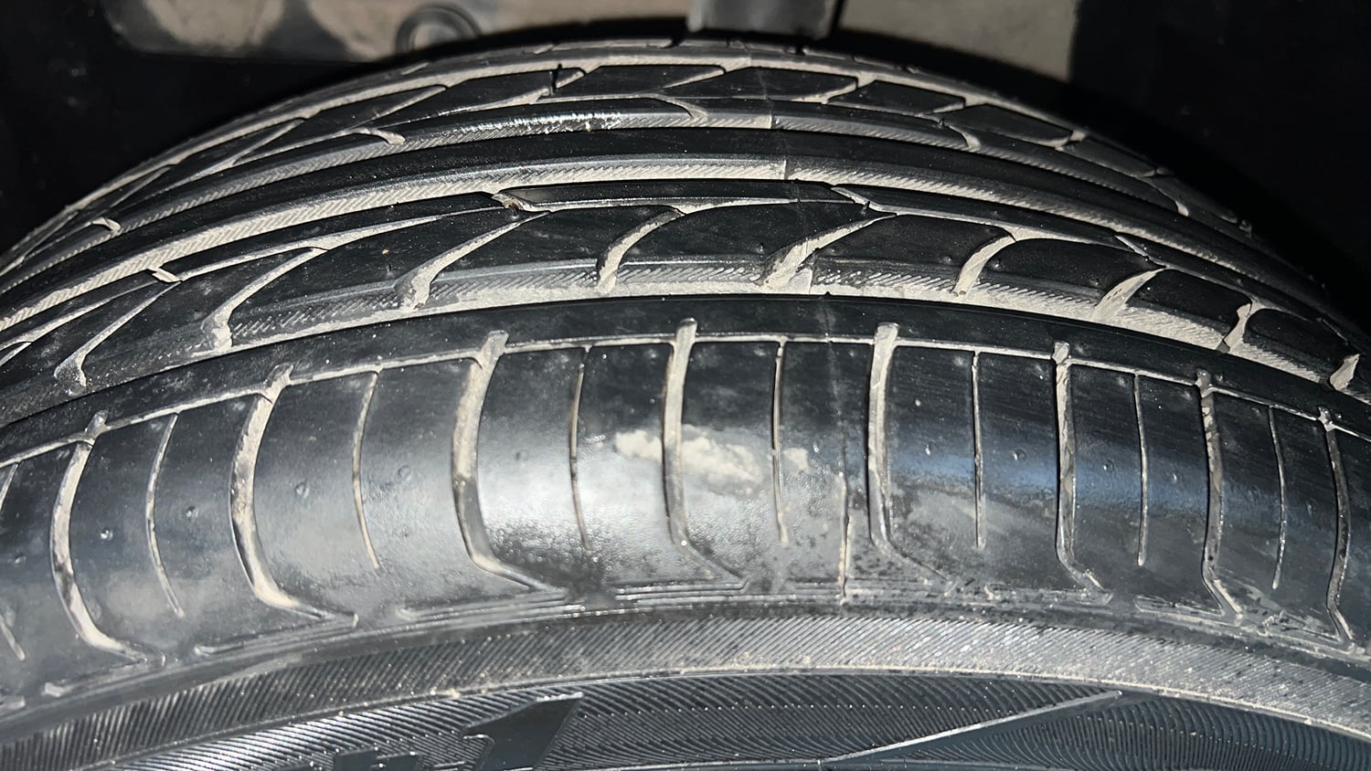 Used 2018 Maruti Suzuki Vitara Brezza [2016-2020] LDi Diesel Manual tyres LEFT FRONT TYRE TREAD VIEW