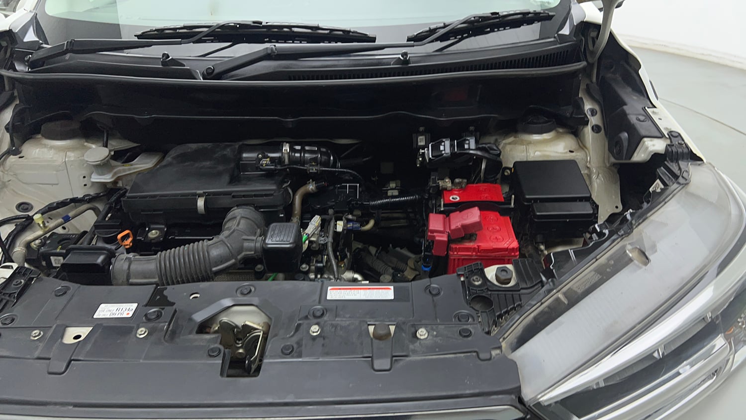 Used 2023 Maruti Suzuki XL6 Alpha Plus MT Petrol Petrol Manual engine ENGINE LEFT SIDE VIEW
