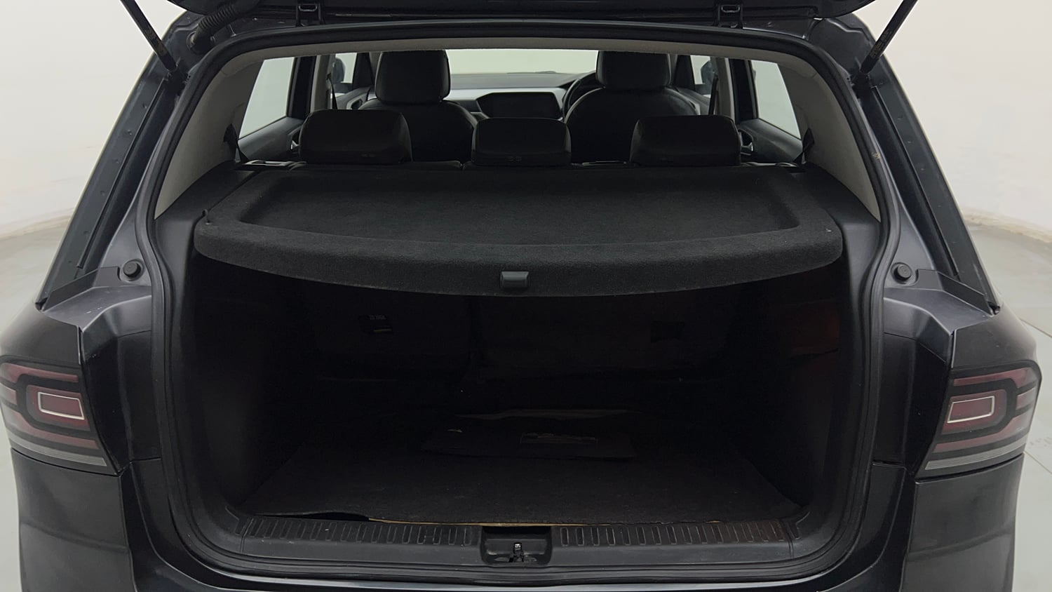 Used 2022 Volkswagen Taigun Highline 1.0 TSI AT Petrol Automatic interior DICKY INSIDE VIEW