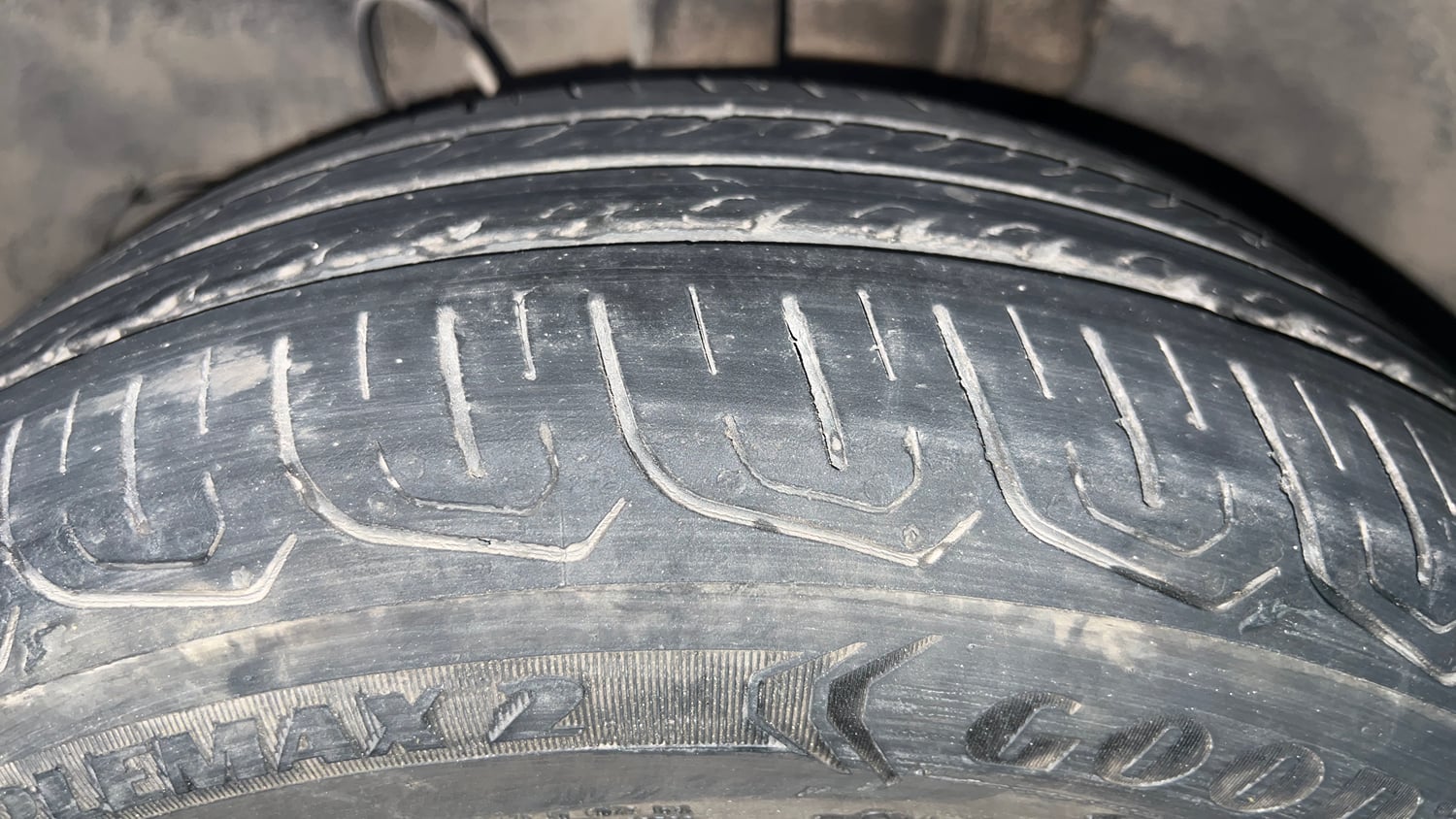 Used 2022 Tata Tigor XZ Plus CNG Cng Manual tyres LEFT FRONT TYRE TREAD VIEW