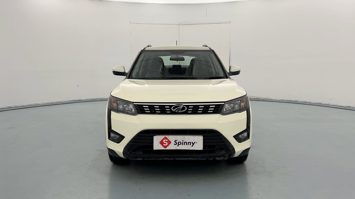 Used 2021 Mahindra XUV 300 W6 1.2 Petrol Petrol Manual exterior FRONT VIEW