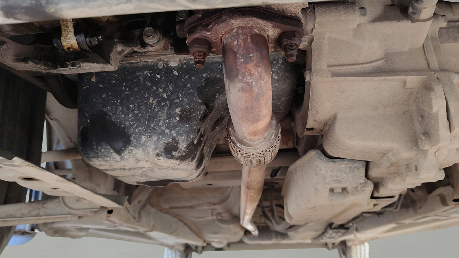 Used 2018 Hyundai Eon Magna + Petrol Manual extra FRONT LEFT UNDERBODY VIEW